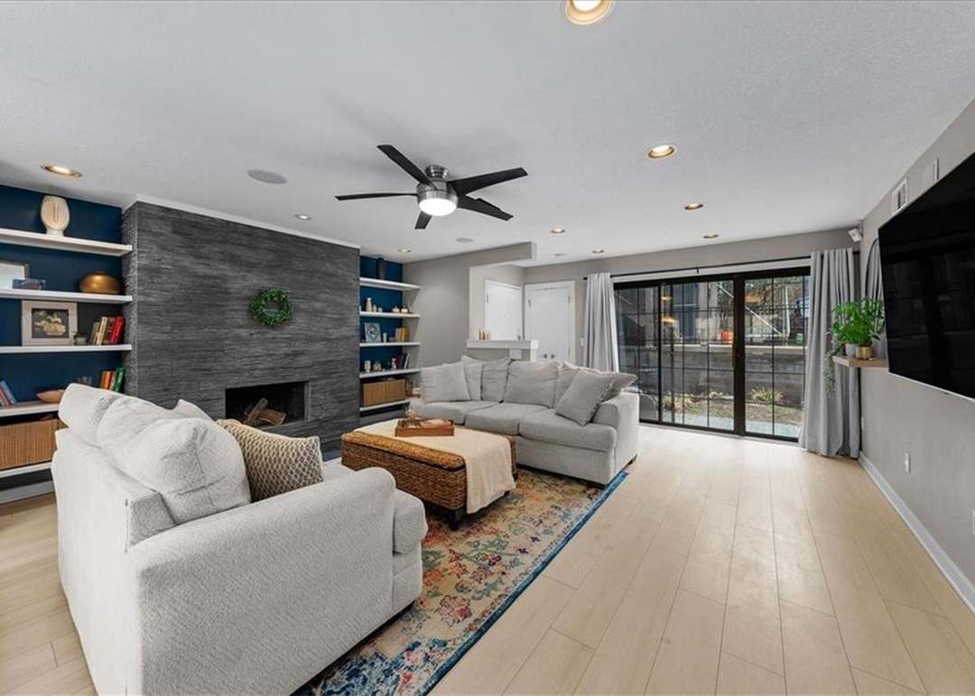 4057 Walnut Street — photo 5
