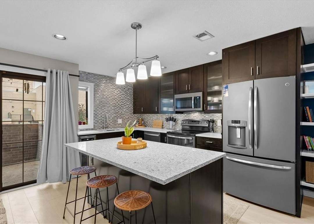 4057 Walnut Street — photo 9