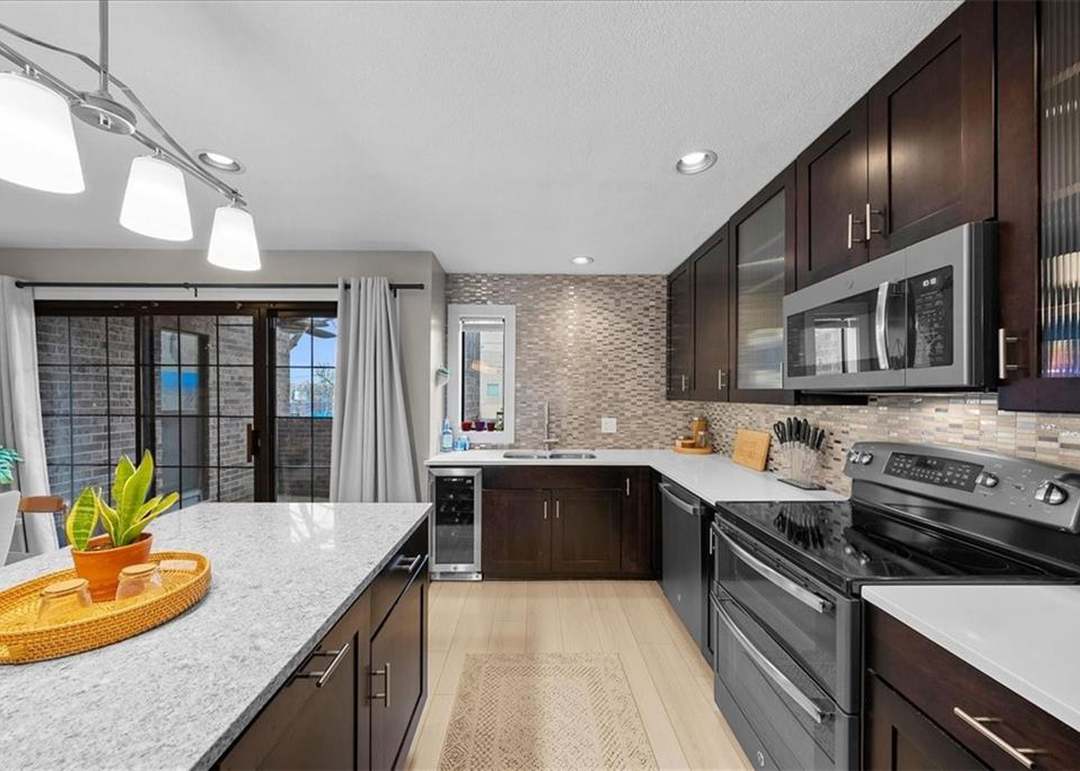 4057 Walnut Street — photo 10
