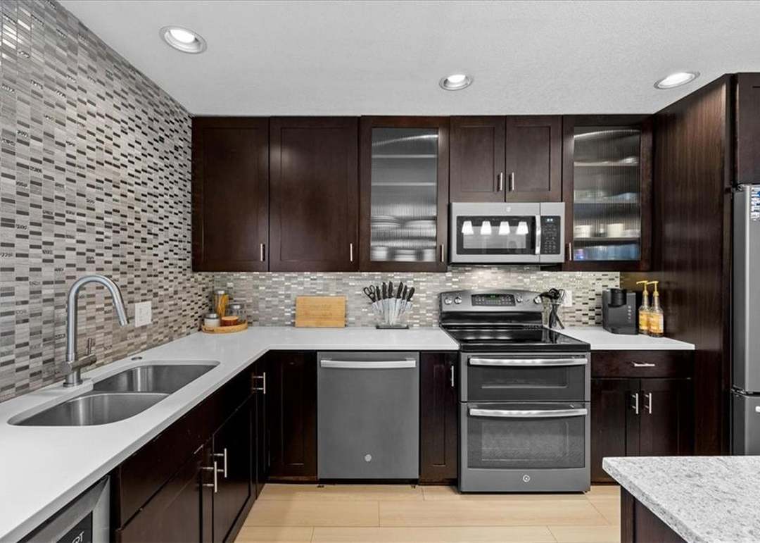 4057 Walnut Street — photo 11