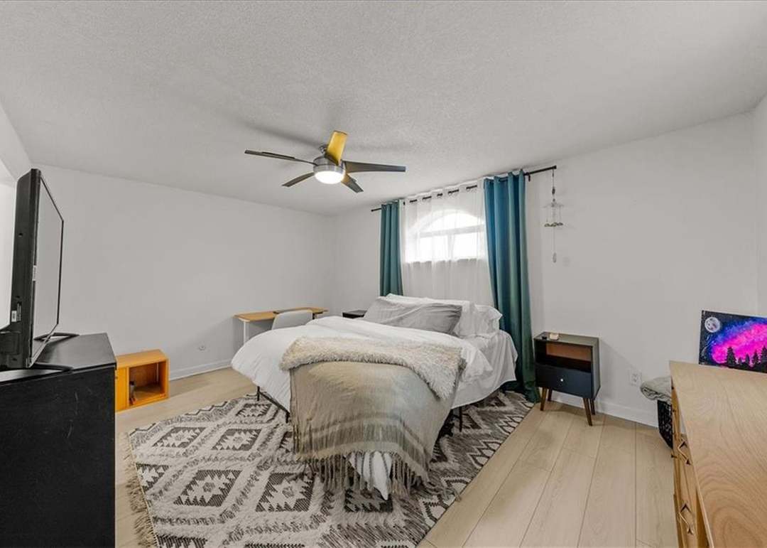 4057 Walnut Street — photo 16