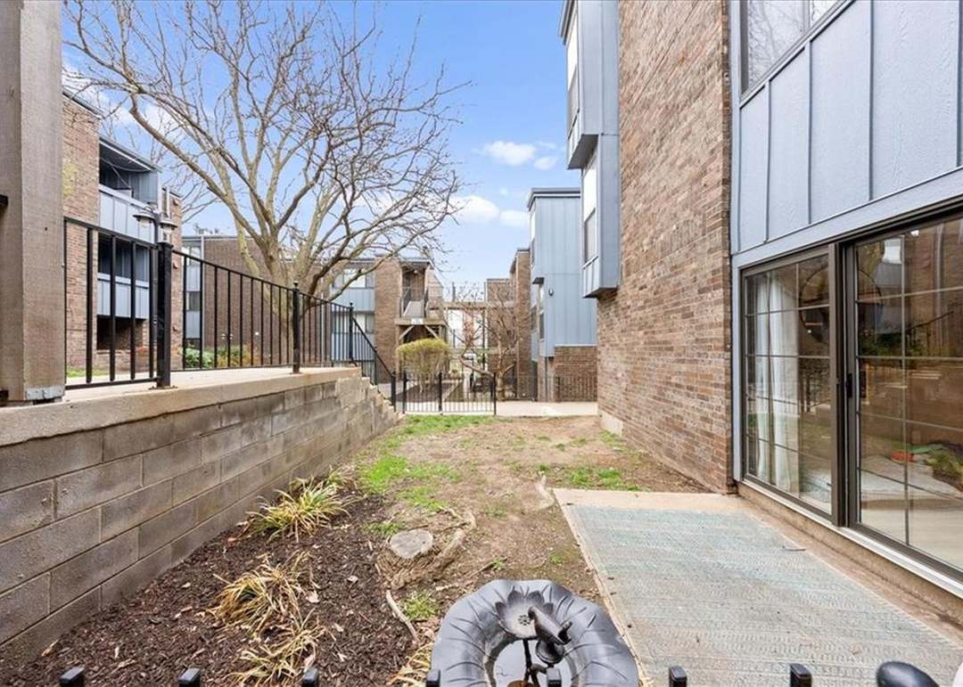 4057 Walnut Street — photo 21