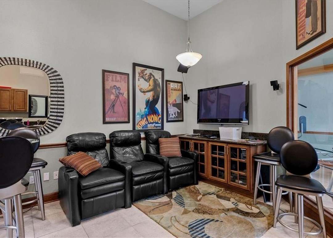 4057 Walnut Street — photo 26