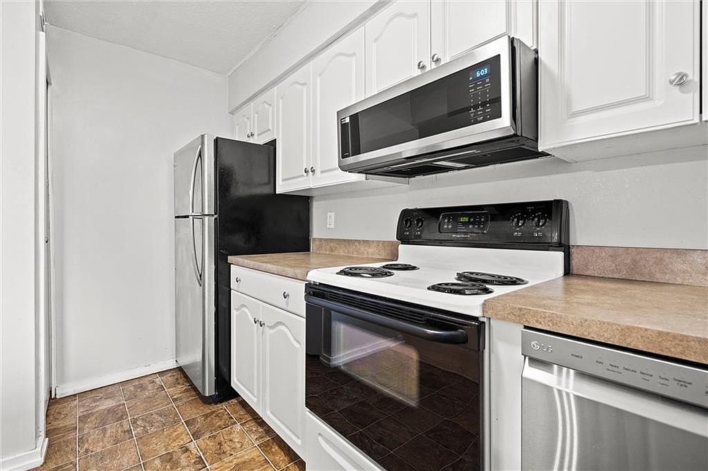 4057 Walnut Street — photo 11