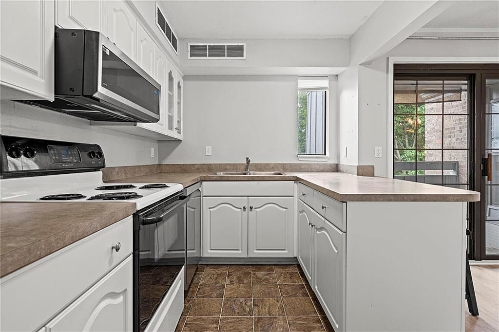 4057 Walnut Street — photo 14