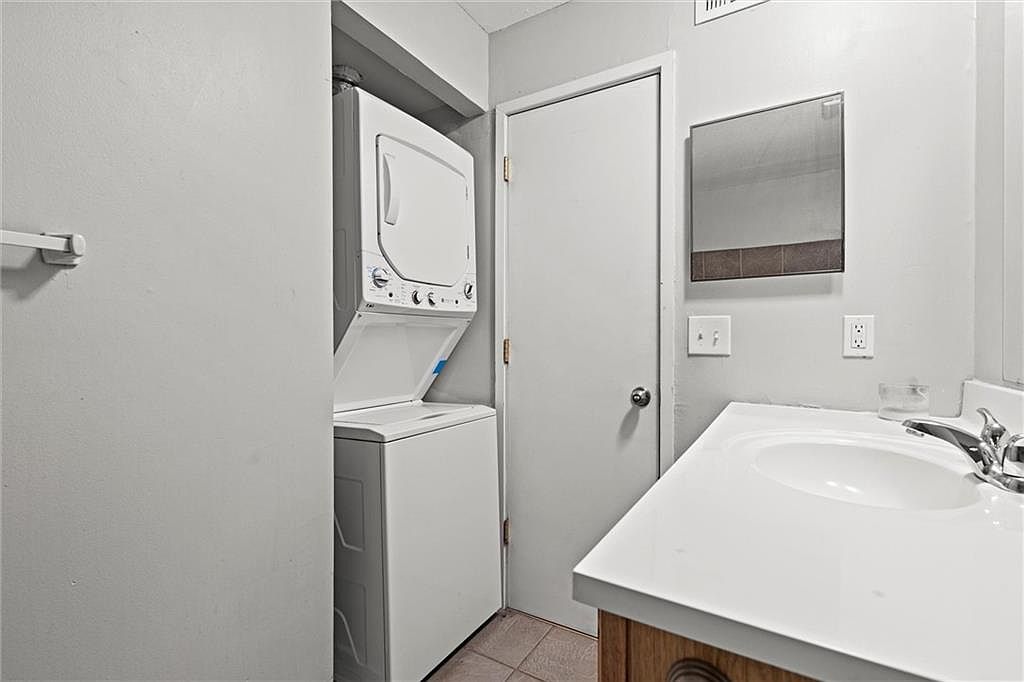 4057 Walnut Street — photo 17