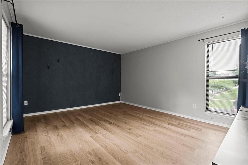 4057 Walnut Street — photo 19