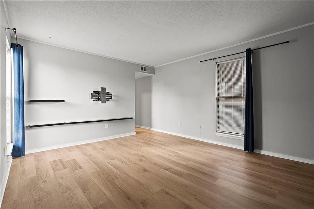 4057 Walnut Street — photo 21