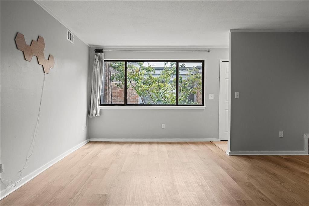 4057 Walnut Street — photo 22