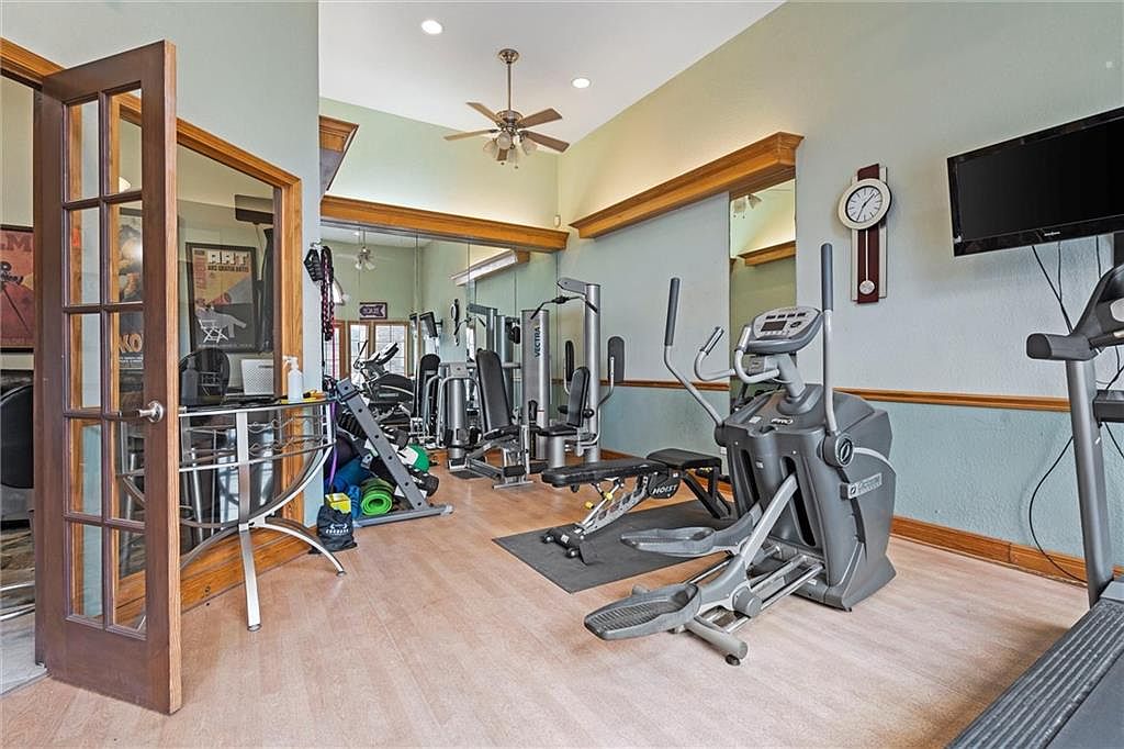 4057 Walnut Street — photo 26