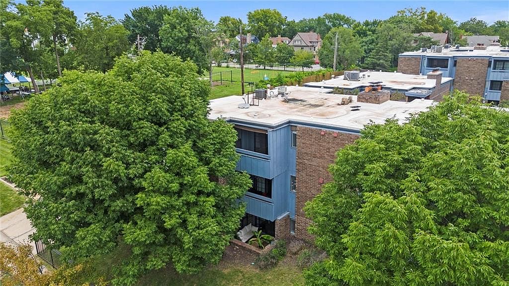 4057 Walnut Street — photo 28