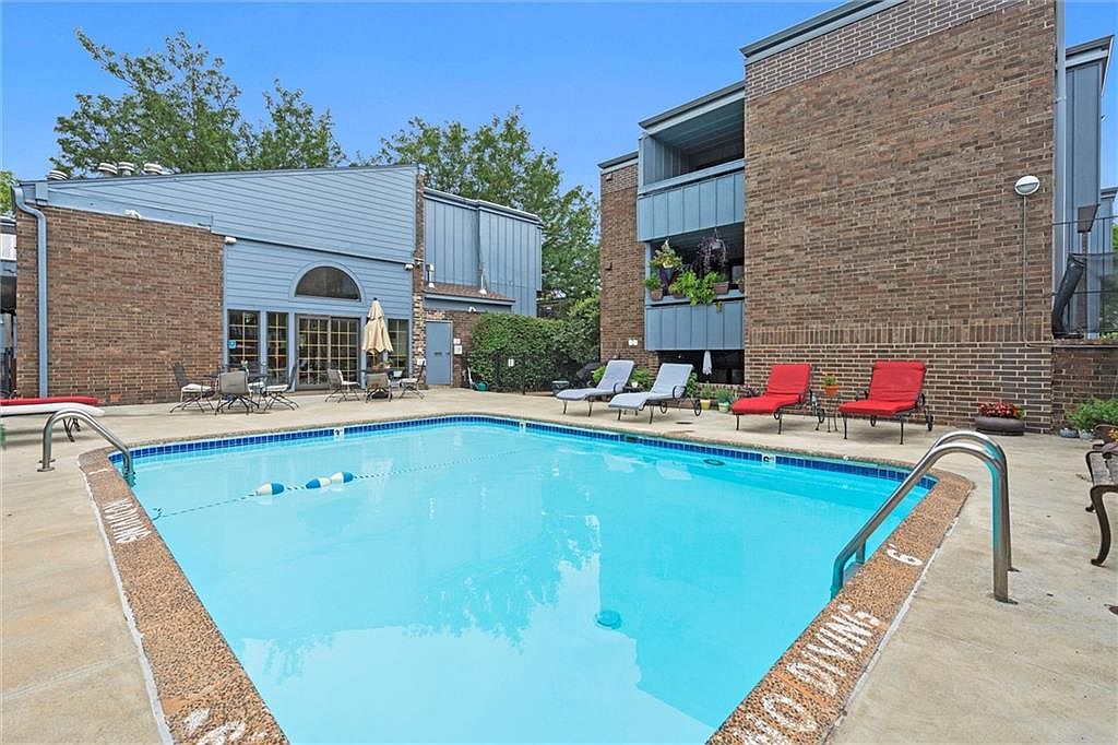 4057 Walnut Street — photo 30