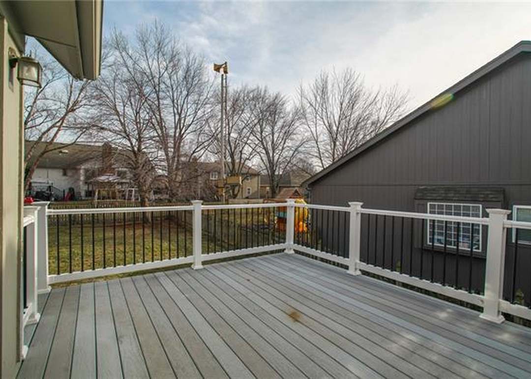 4065 SW Lido Drive — photo 3