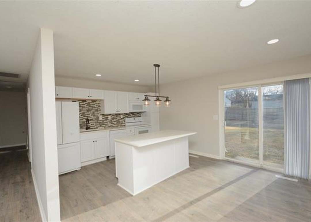 407 Prairie Lane — photo 4