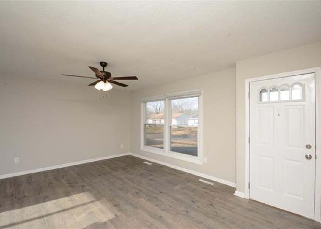 407 Prairie Lane — photo 10