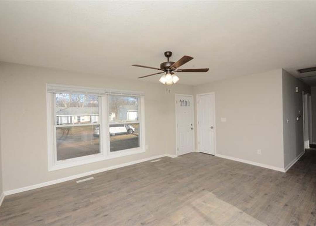 407 Prairie Lane — photo 11