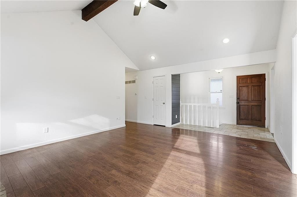 410 NE Corsicana Street — photo 6
