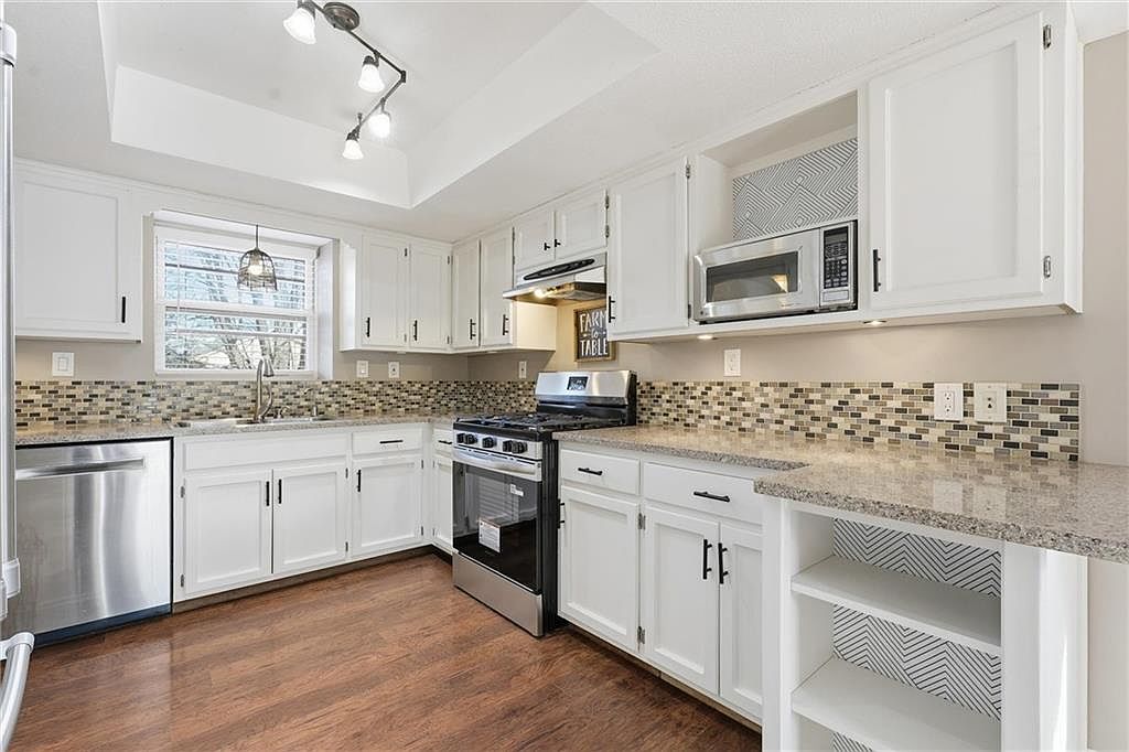 410 NE Corsicana Street — photo 10