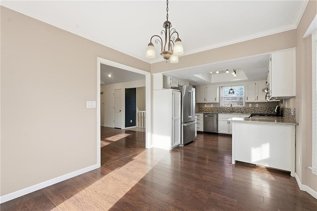 410 NE Corsicana Street — photo 13