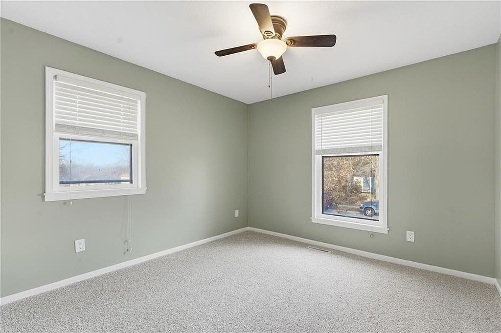 410 NE Corsicana Street — photo 17