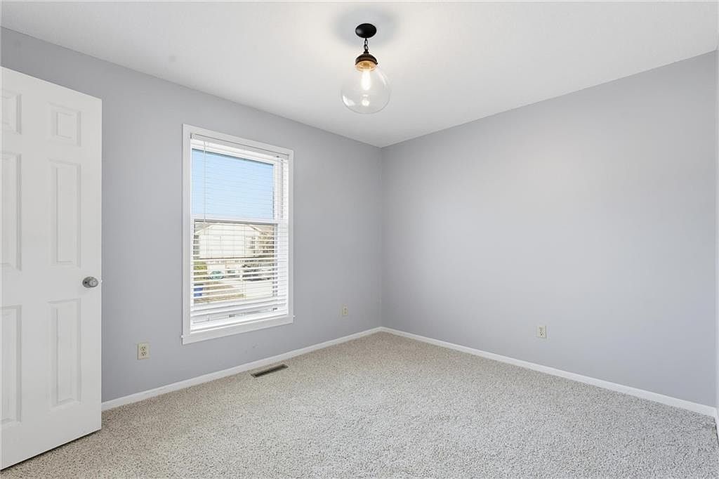 410 NE Corsicana Street — photo 18