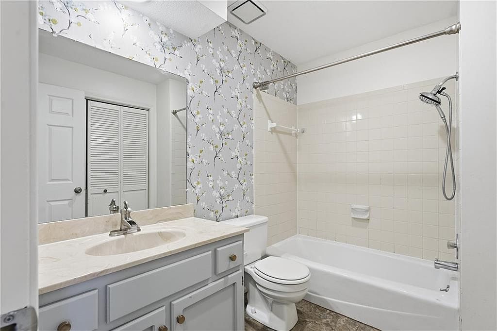 410 NE Corsicana Street — photo 19