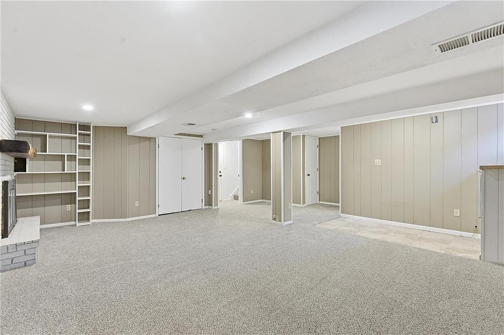 410 NE Corsicana Street — photo 22