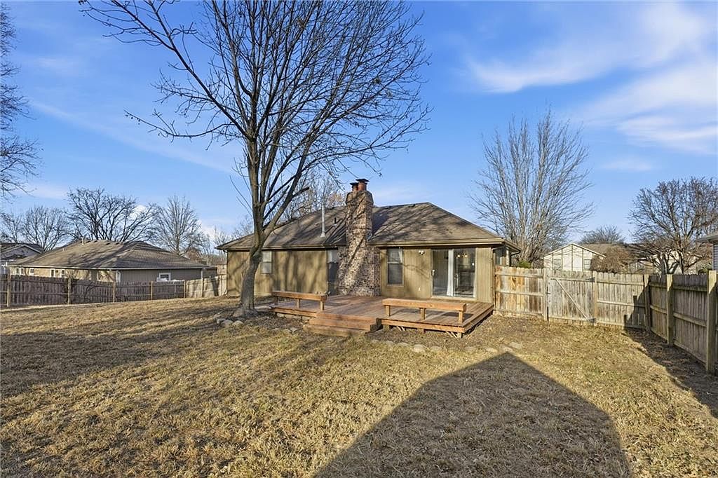 410 NE Corsicana Street — photo 25