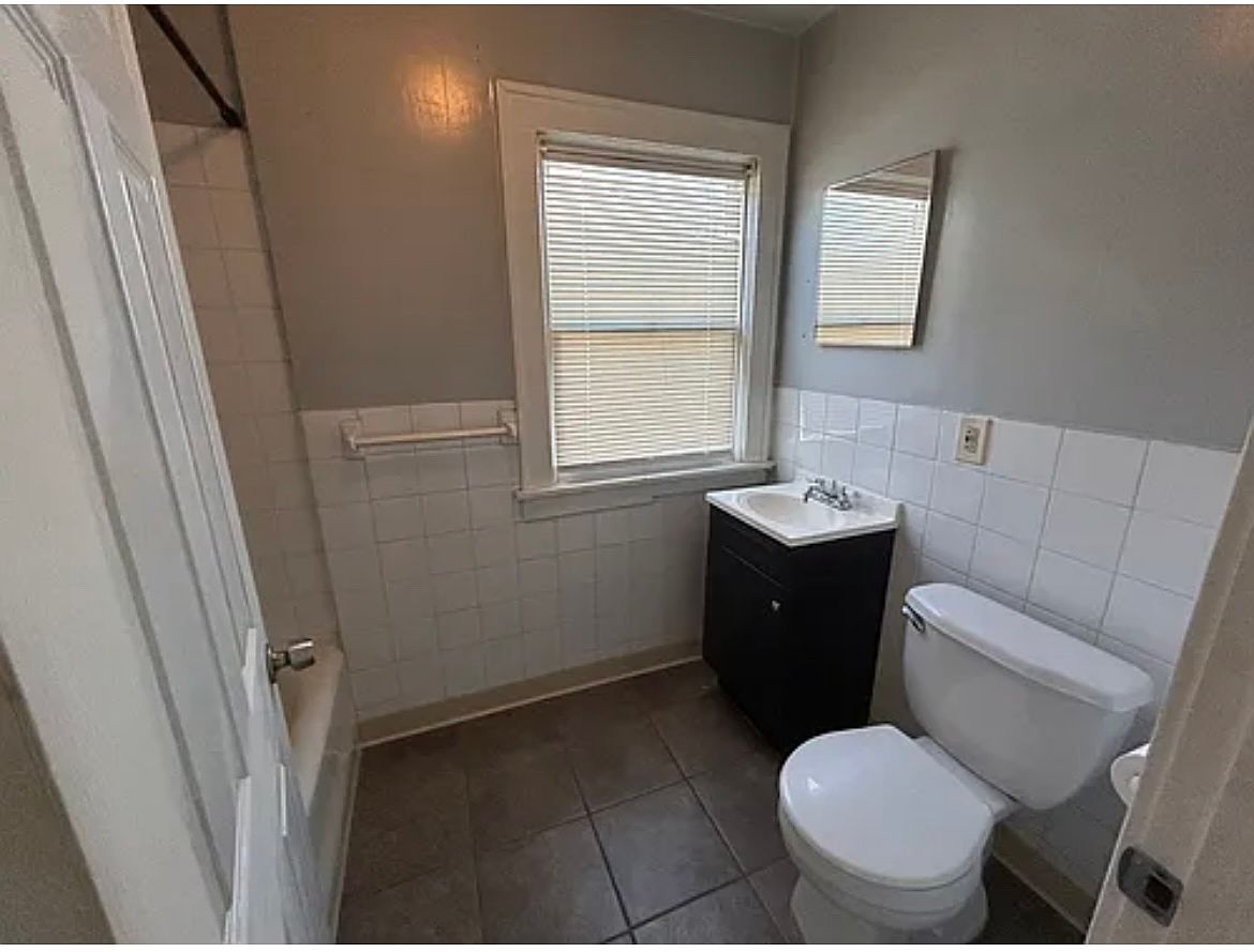 4117 Charlotte Street — photo 7