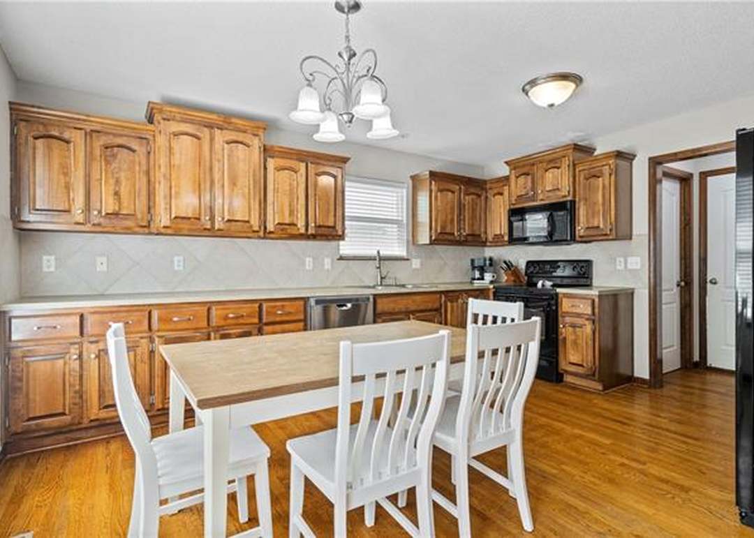 415 Timbercreek Drive — photo 2