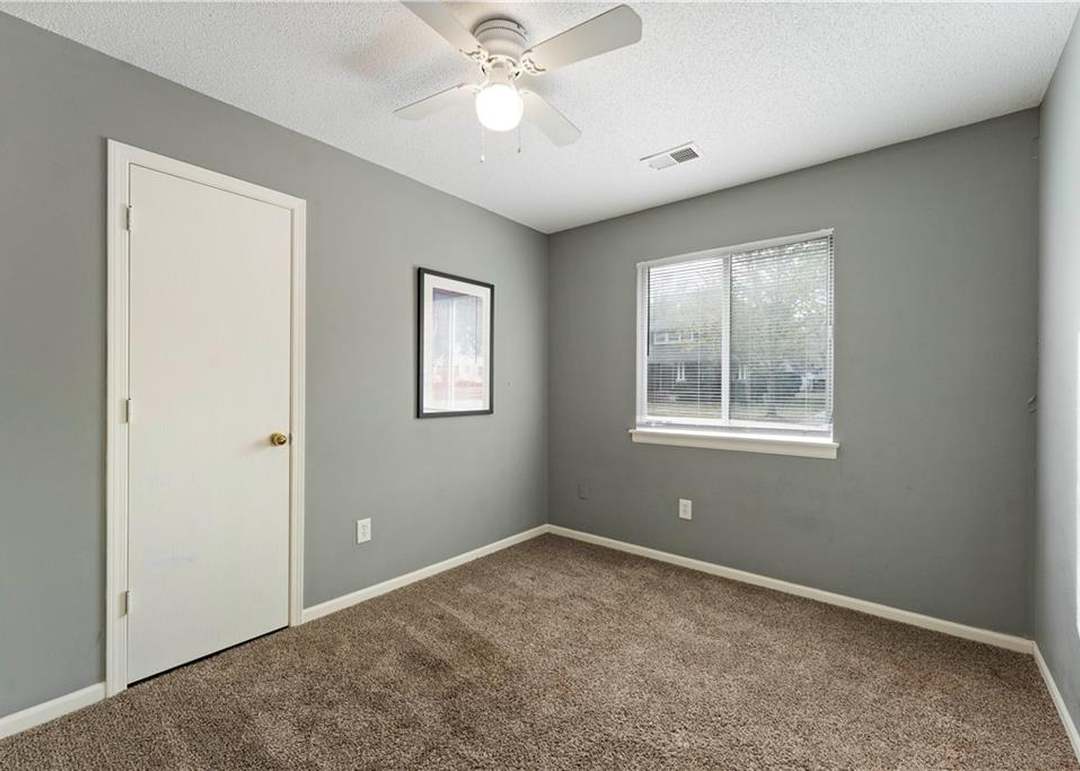 417 W Poplar Street — photo 5