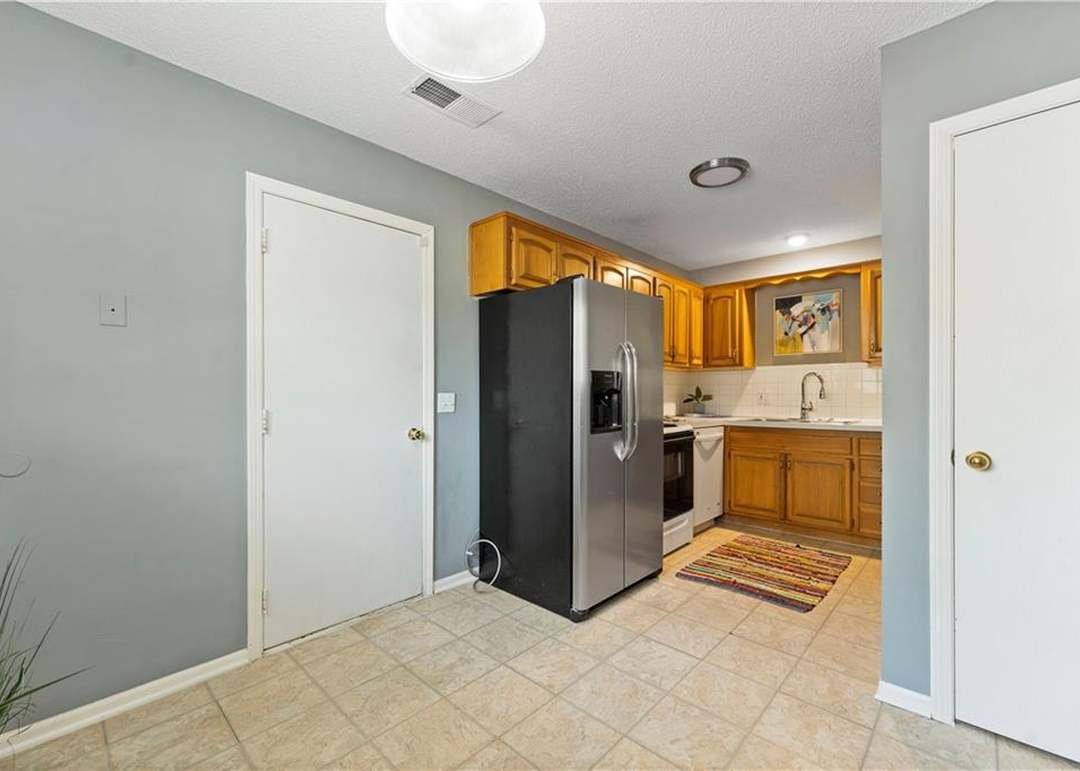 417 W Poplar Street — photo 12