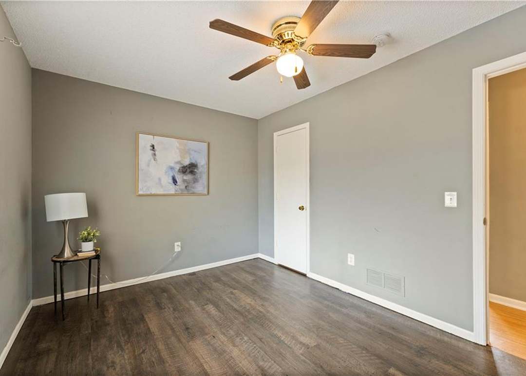 417 W Poplar Street — photo 15