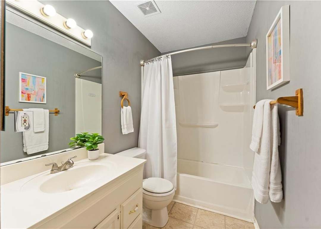 417 W Poplar Street — photo 17