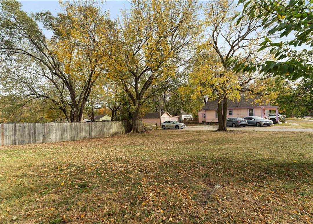 417 W Poplar Street — photo 21