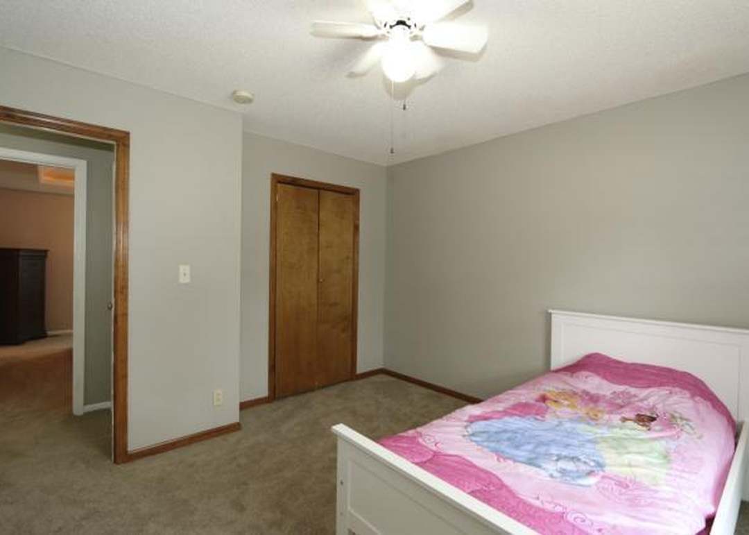 418 FLETCHER DRIVE — photo 5