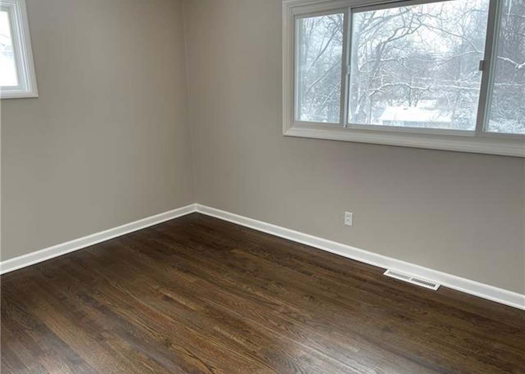 418 N 80th Terrace — photo 7