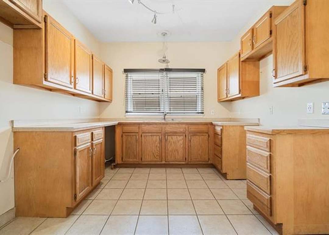 419 S Mulberry Street — photo 16