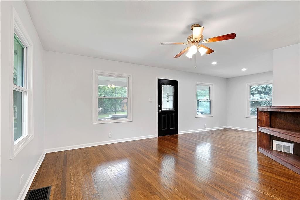 4211 Elledge Drive — photo 2