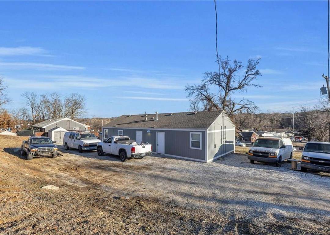 4224 Merriam Drive — photo 8
