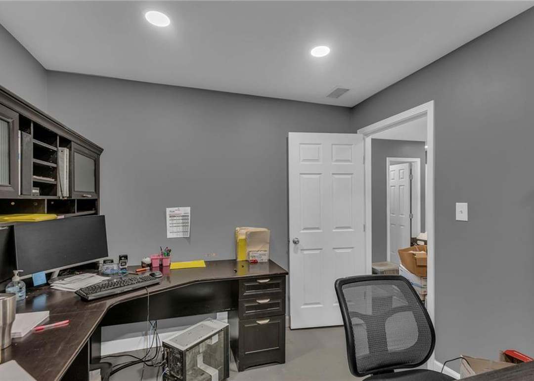 4224 Merriam Drive — photo 22