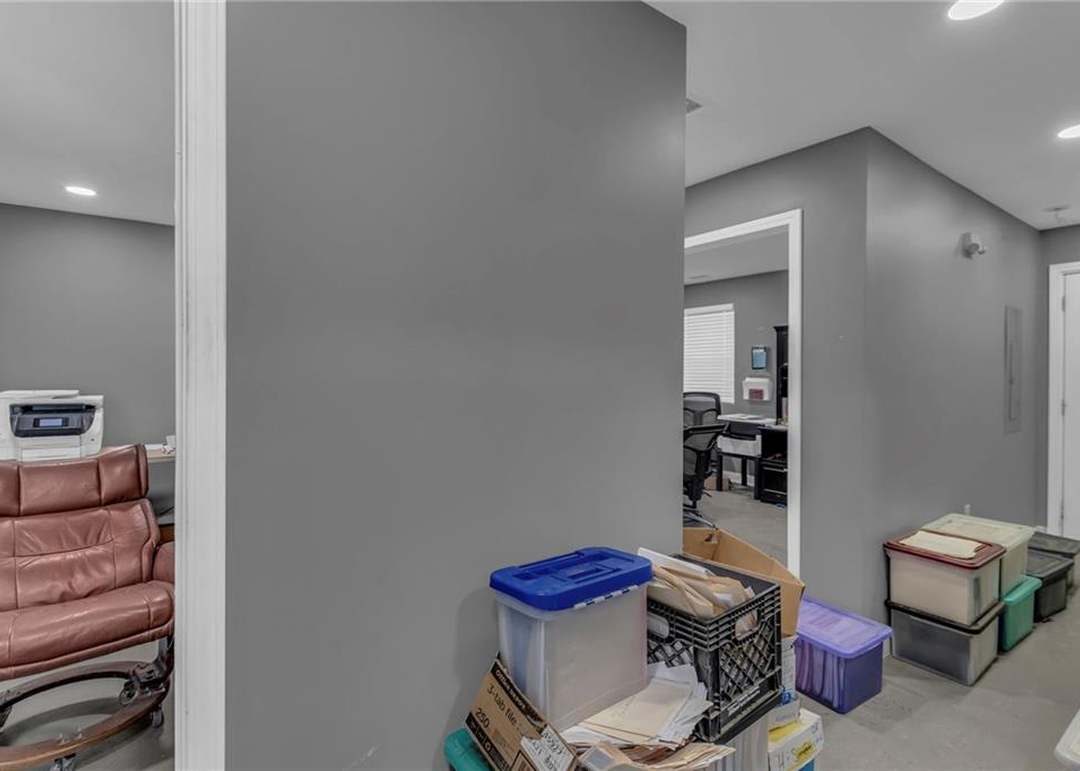 4224 Merriam Drive — photo 26