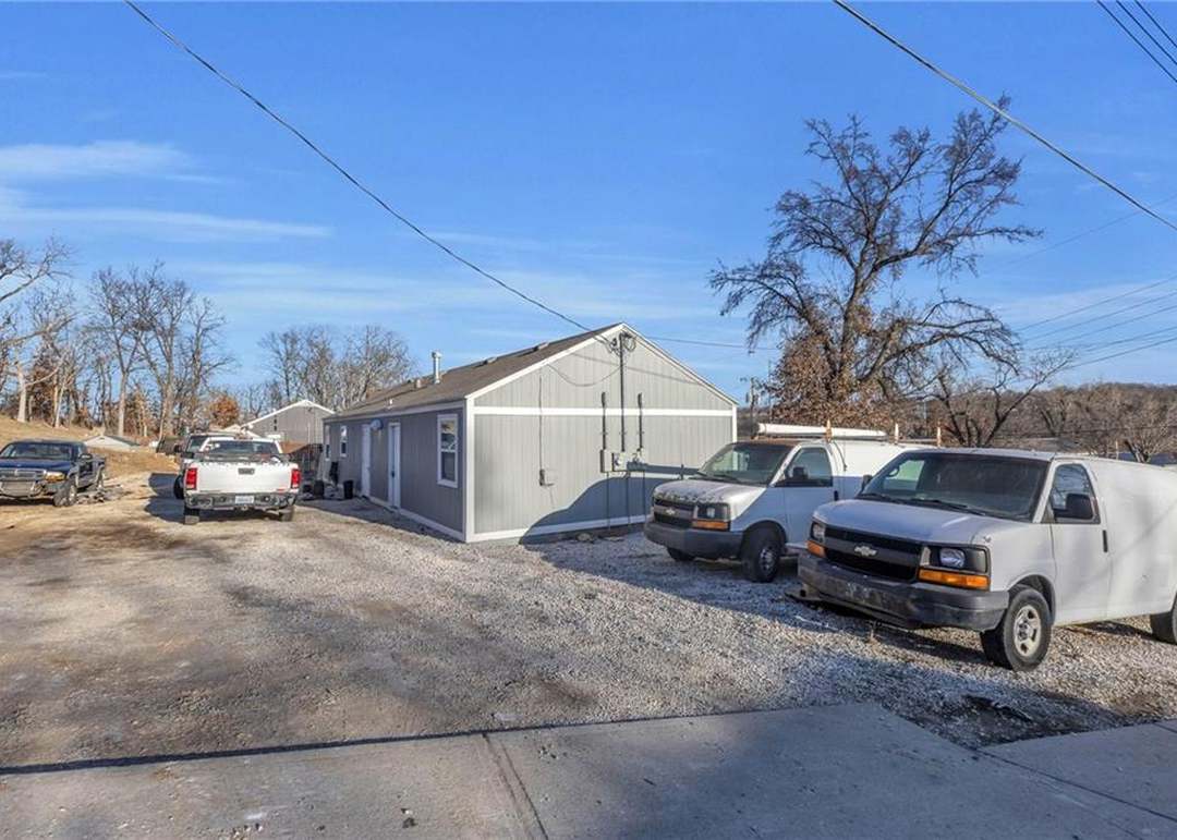 4224 Merriam Drive — photo 30