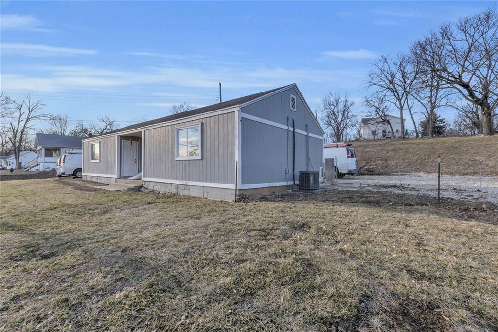 4224 Merriam Drive — photo 34
