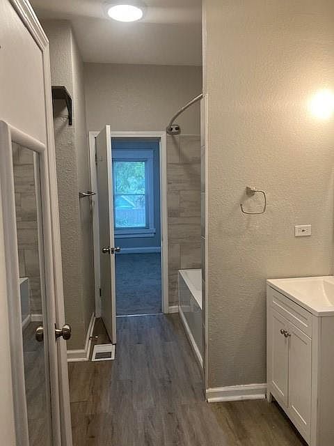 423 Oakley Avenue — photo 16