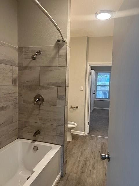 423 Oakley Avenue — photo 17
