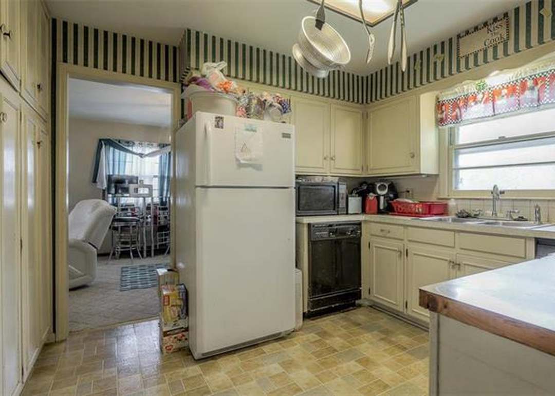 4311 E 104th Street — photo 21