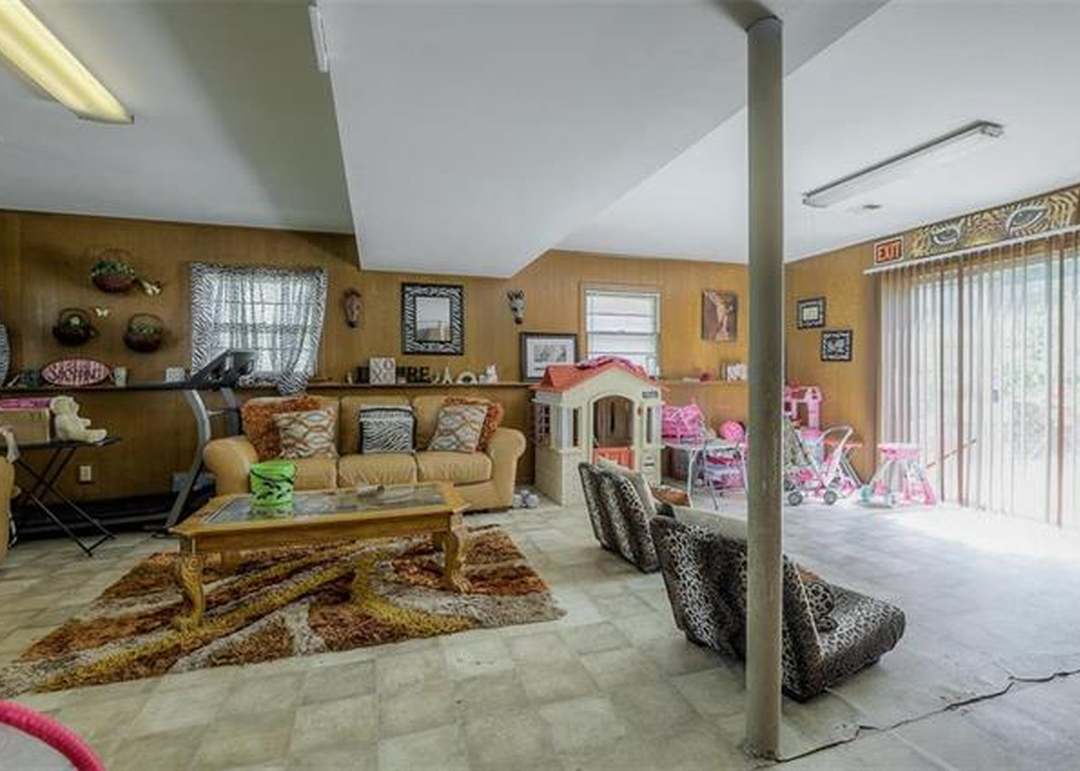 4311 E 104th Street — photo 34