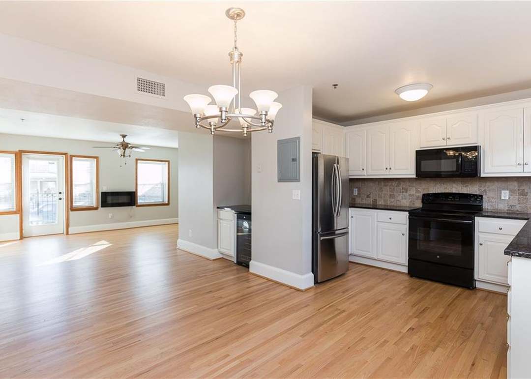 4328 Walnut Street — photo 9