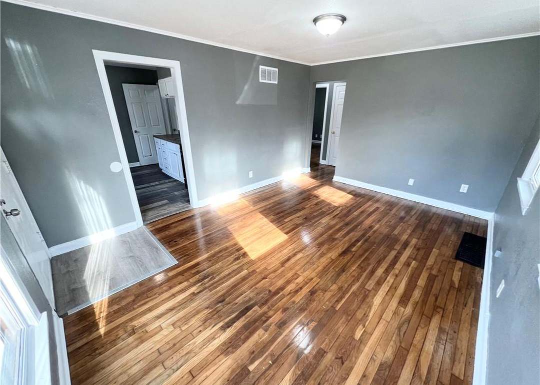 4433 Mersington Avenue — photo 6